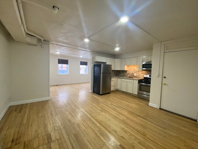 Building Photo - 609 St Joseph St