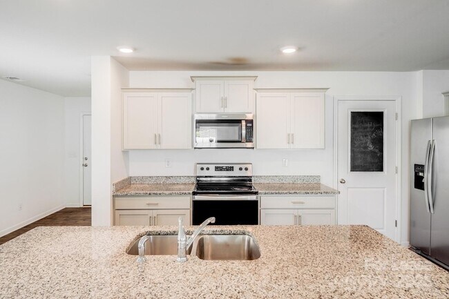 Building Photo - 3255 Winesap Dr