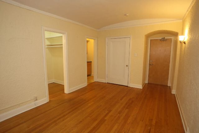 Building Photo - 541 W Arlington Pl