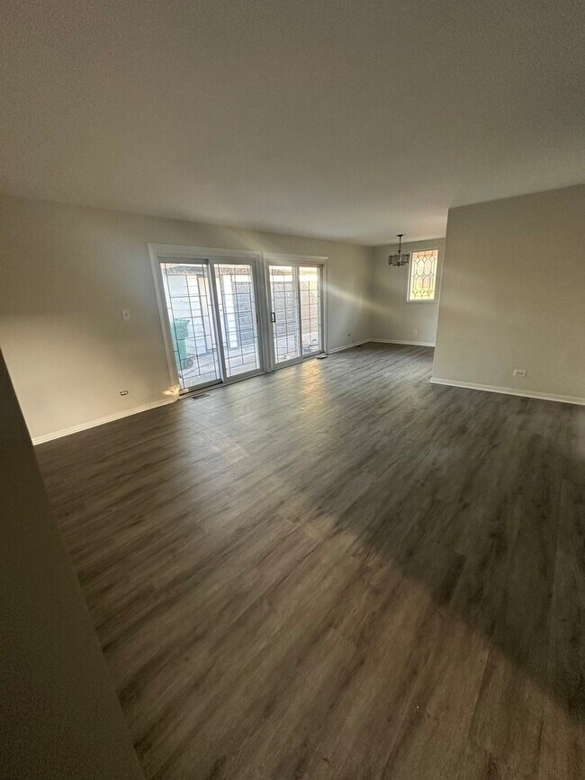 Building Photo - 595 W Elk Grove Blvd