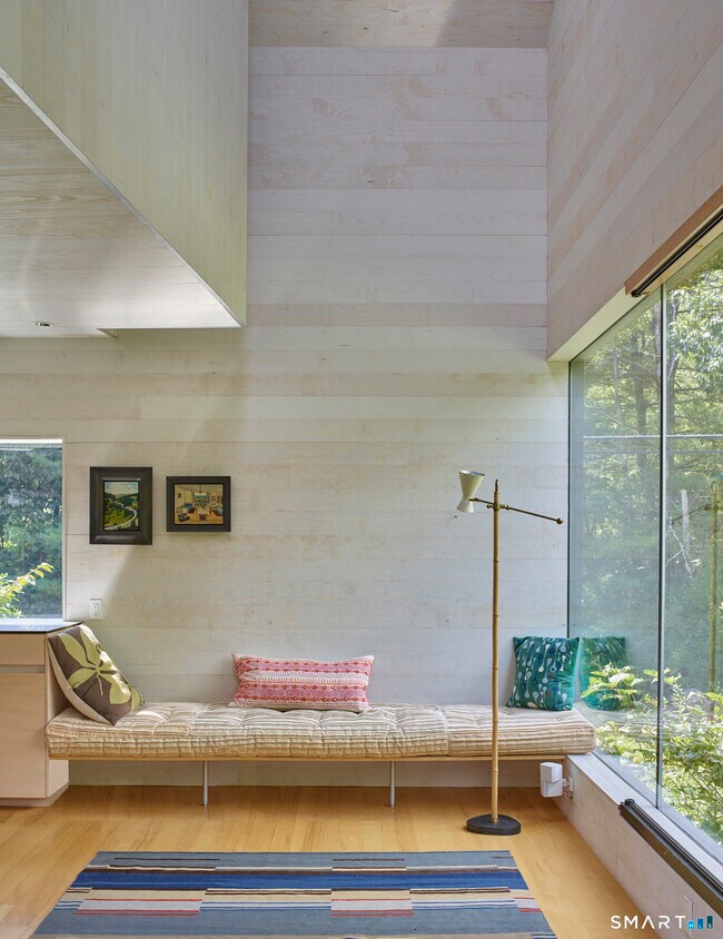 Building Photo - 155 W Morris Rd