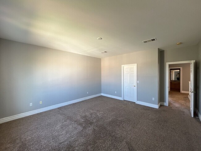 Building Photo - Stunning 2 story, 5-bedroom home in Rhodes Ranch