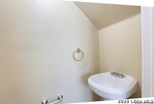 Building Photo - 6342 Queens Castle Dr