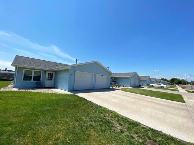 Exterior - Elm Edge Townhomes I