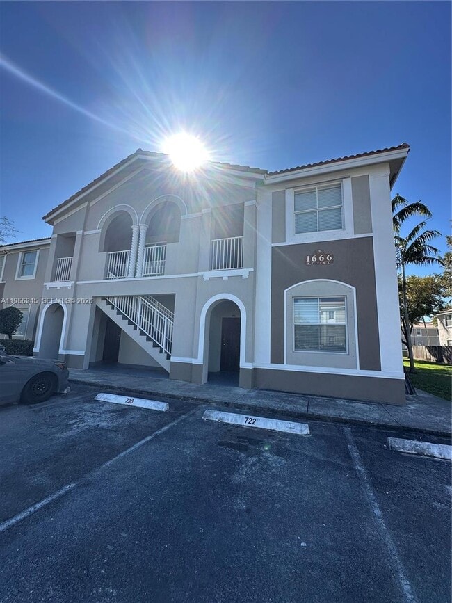 Building Photo - 1666 SE 27th Ct