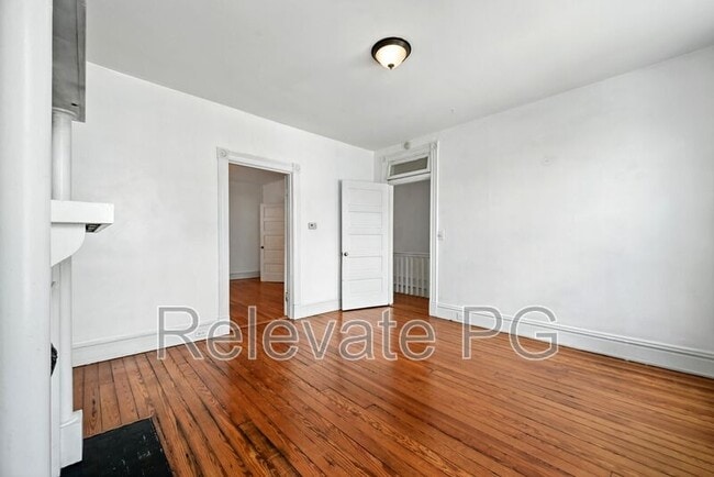 Building Photo - 24 S Davis Ave