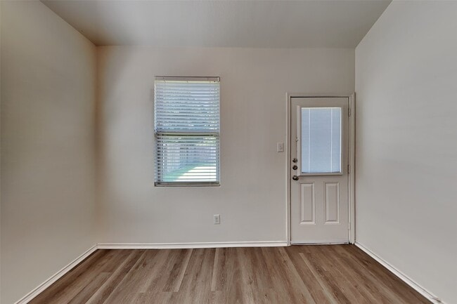 Building Photo - 10016 Sterling Pl Dr