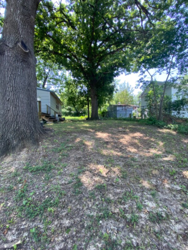 Building Photo - 221 S Main St