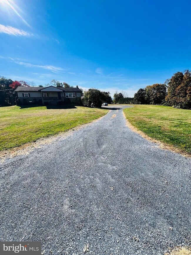 Primary Photo - 754 Mechanic St