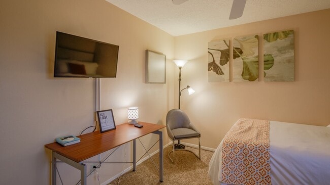 Building Photo - FULLY Furnished Rio Rancho Home, Utilities...