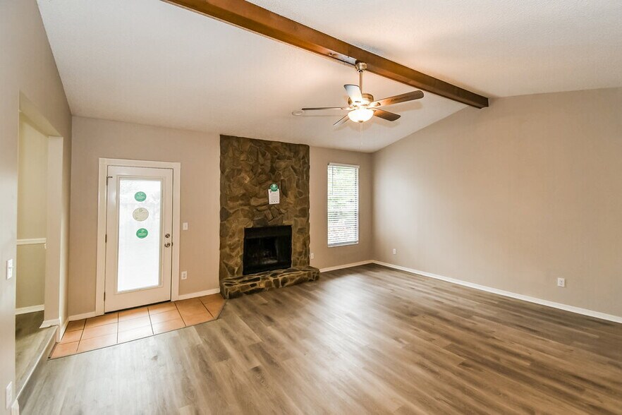 Building Photo - 3342 Laurel Grove N