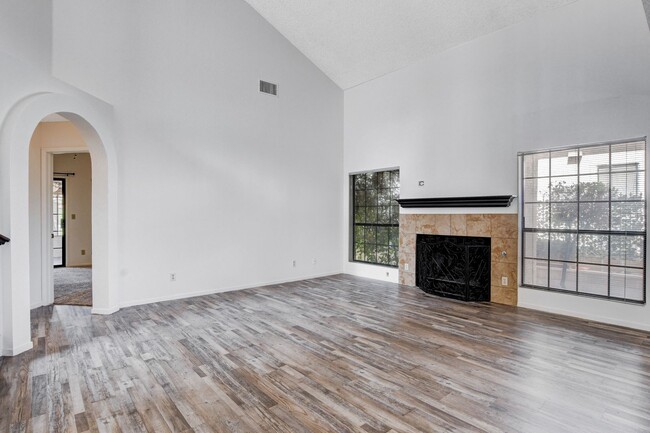 Building Photo - 4BEDROOM HOME ON THE GOLF COURSE 89130 * C...