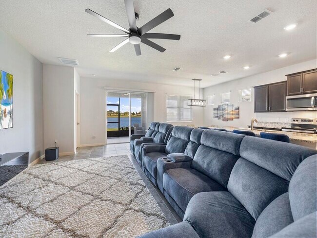 Building Photo - 12341 Arabella Dr