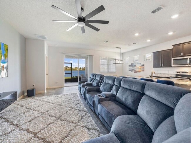 Building Photo - 12341 Arabella Dr