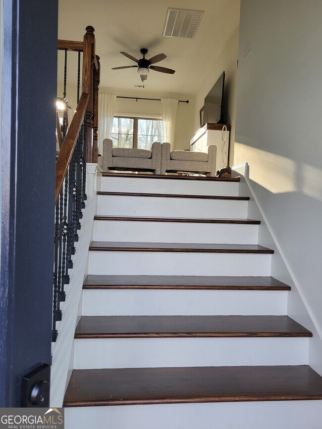 Building Photo - 363 Bayside Ln