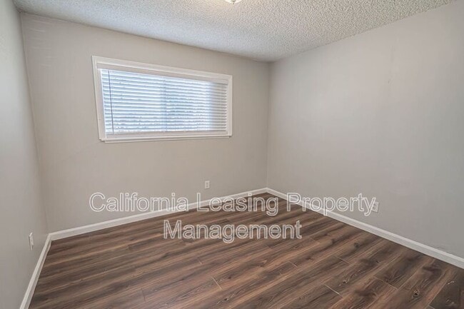 Building Photo - 20865 Burbank Blvd