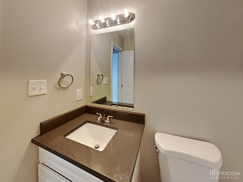 Building Photo - 409 Glencroft Dr