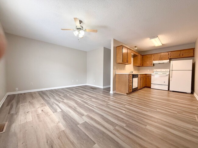 Building Photo - 1948 E First St