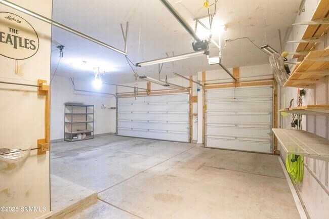 Building Photo - 3718 Golden Echo Lp