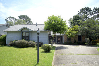Building Photo - 1129 Troon Dr E