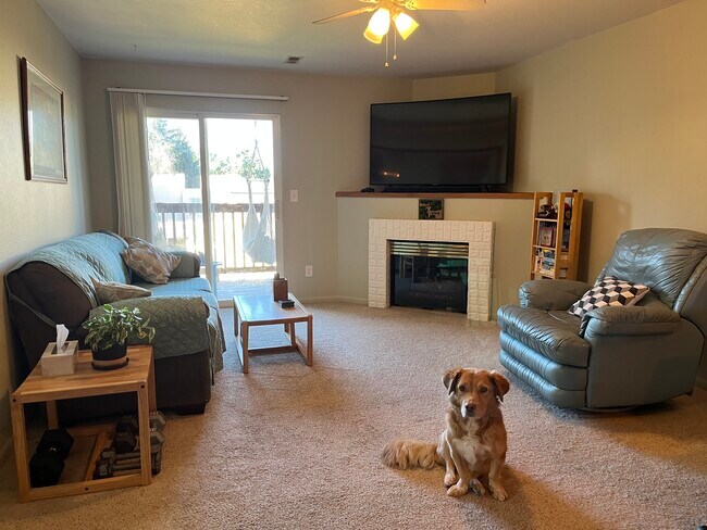 Nice Cozy Living - 2960 W Stuart St