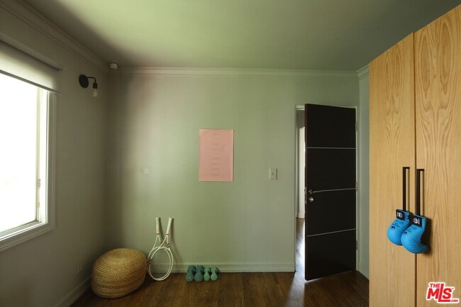 Building Photo - 1112 Montecito Dr
