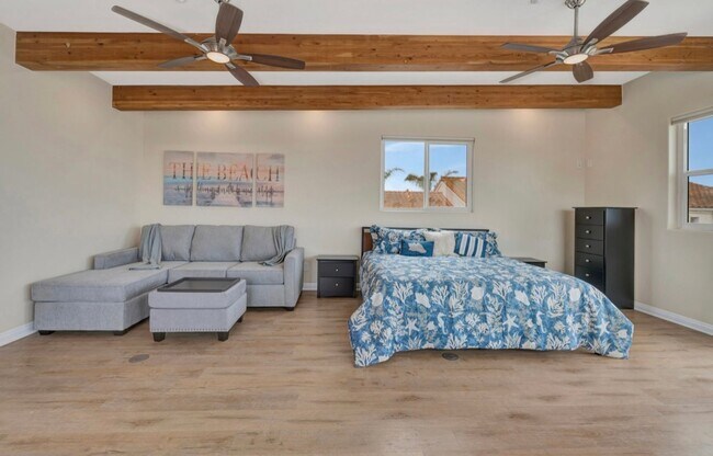 Building Photo - Furnished Stunning 3bd/ 3ba Ocean Beach de...