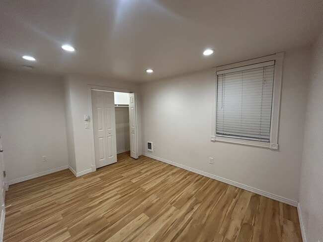 Building Photo - 4408 SE 36th Pl