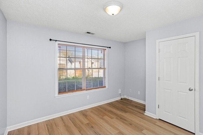 Building Photo - 2029 Williams Valley Dr