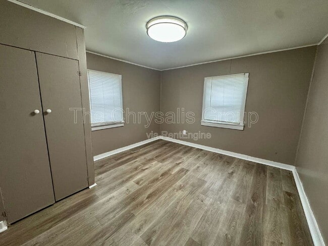 Building Photo - 124 W 3rd St