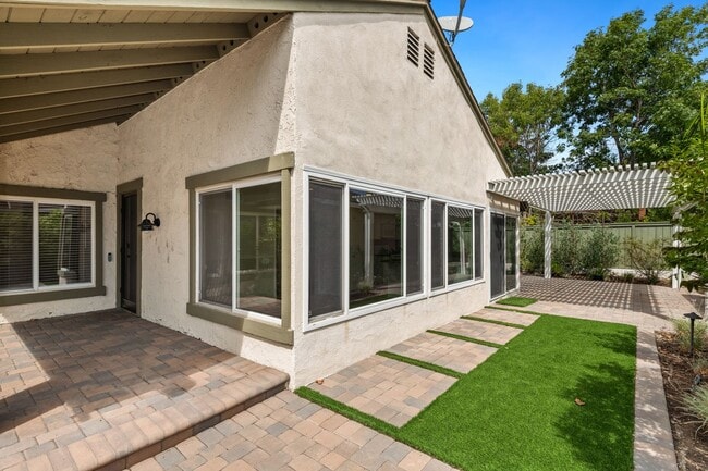 Building Photo - 4111 Reyes St