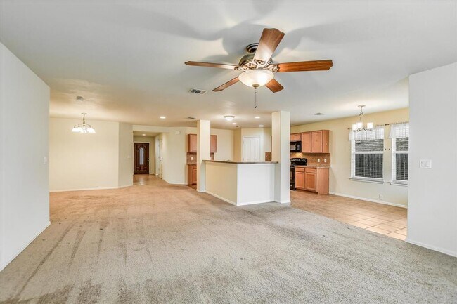 Building Photo - 516 Lark St