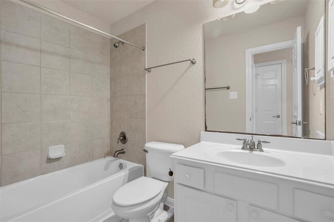 Building Photo - 24615 Tribeca Ln