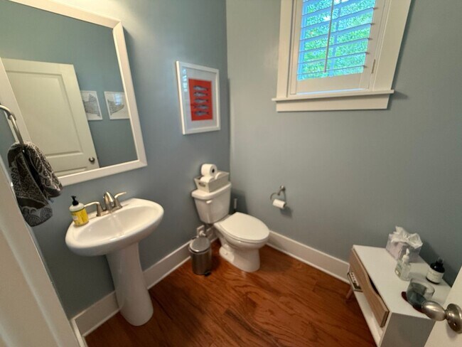 Building Photo - 3 Bedroom 2.5 Bath House in Moultrie Park ...