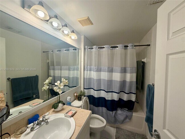 Building Photo - 6861 SW 44th St