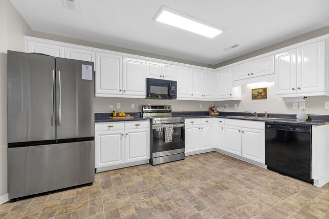 Building Photo - 1512 Forestview Dr SW