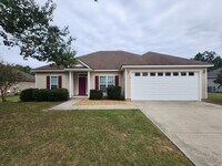 Building Photo - Spacious 3BD/2BA Home in Hahira with Scree...