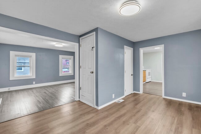 Building Photo - 114 Parker Ave