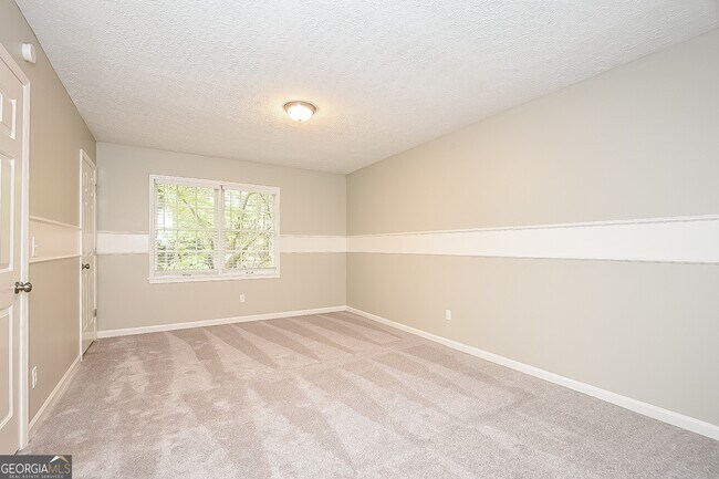 Building Photo - 220 Carmichael Rd