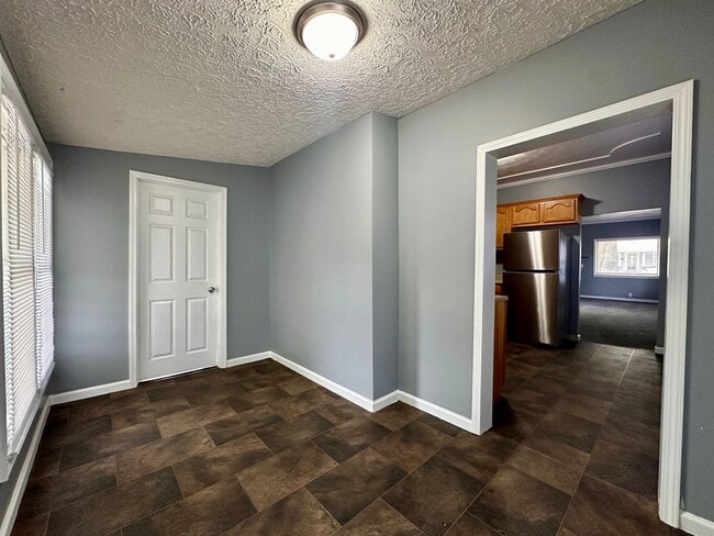 Building Photo - 1310 S 25th St