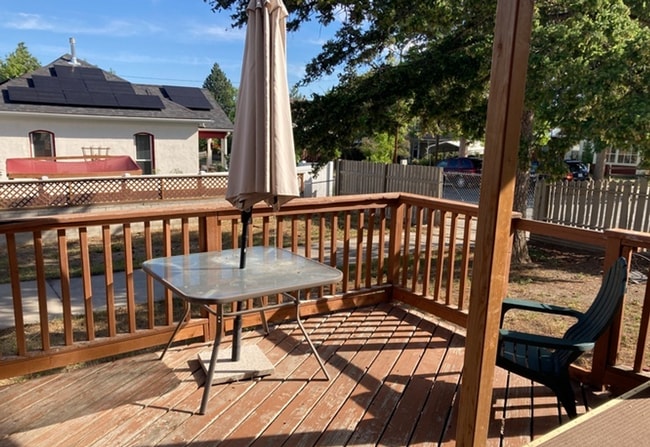 Building Photo - 2 Bed/2 Bath Historic Home with Storage, Porch & Deck, Pet Friendly