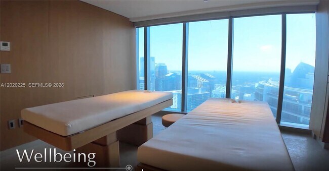 Building Photo - 300 Biscayne Blvd Way