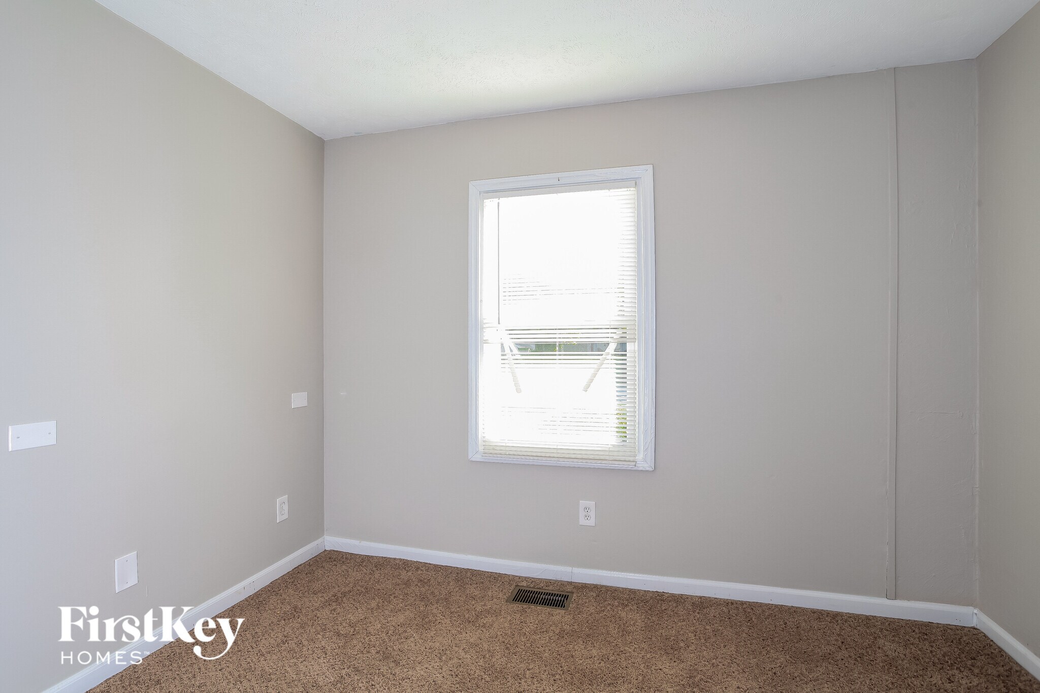 Building Photo - 4880 Hardell Dr