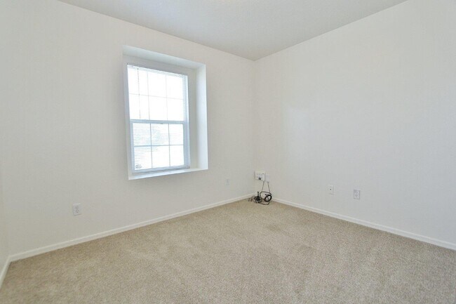 Building Photo - 3721 Pierre Ave