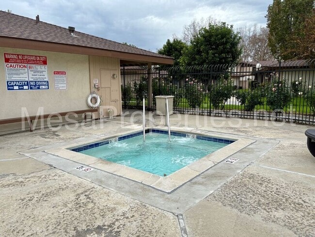 Building Photo - 2158 S Mountain Ave