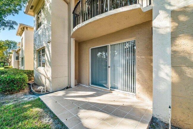 Building Photo - 1500 Crestwood Ct S