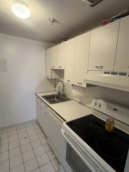 Building Photo - 428 Marlborough St