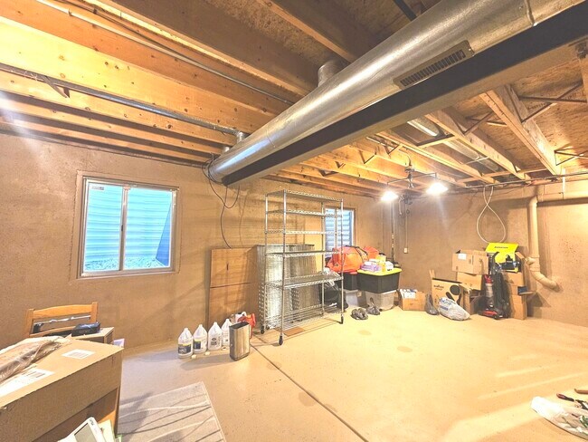 Building Photo - 579 Scott Ln