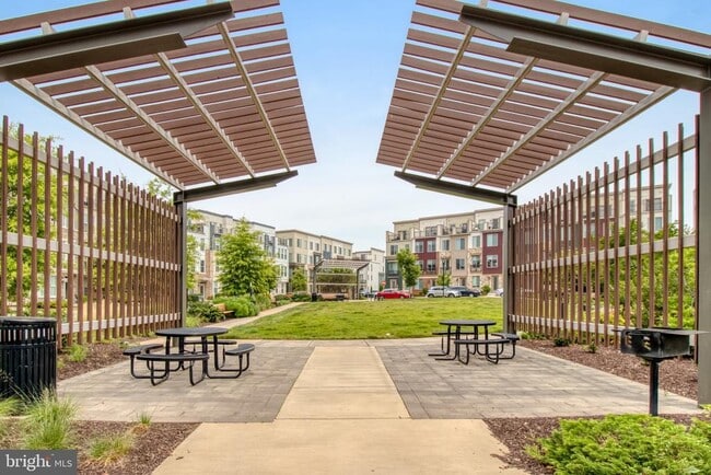 Building Photo - 4810 Garden View Ln