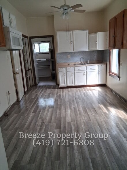Building Photo - 3350 Maple St